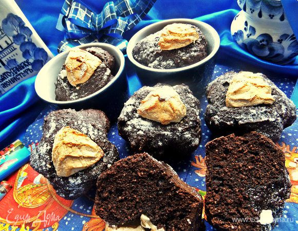 И очень сытные, половинки хватает на чашечку кофе.