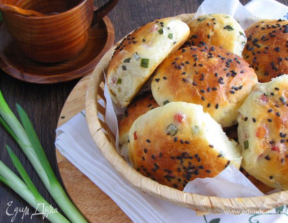 Булочки готовы! Румяные, мягкие! Подавайте их теплыми или холодными.