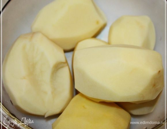 И несколько картошек. Без них – никуда.