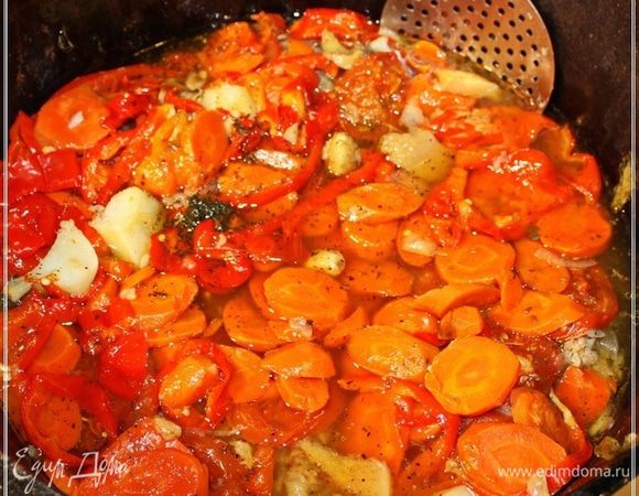 Перец, морковка и помидоры. 