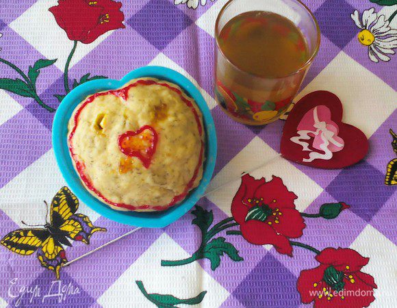 Этот кекс украшен гелями под "Разбитое сердце" (в силиконовой формочке-сердечке). Не правда ли, быстрый простой и вкусный сюрприз на День Влюблённых, например.