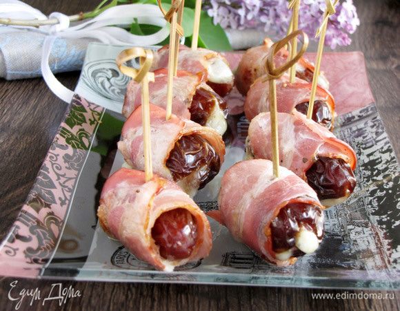 Переложить готовую закуску на блюдо и подавать. Можно есть и теплыми, и холодными. Вкусно!