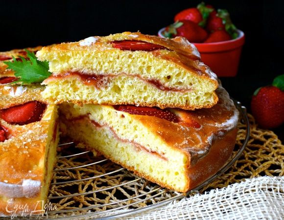 Угощайтесь кусочком нежной и вкусной фокаччи!