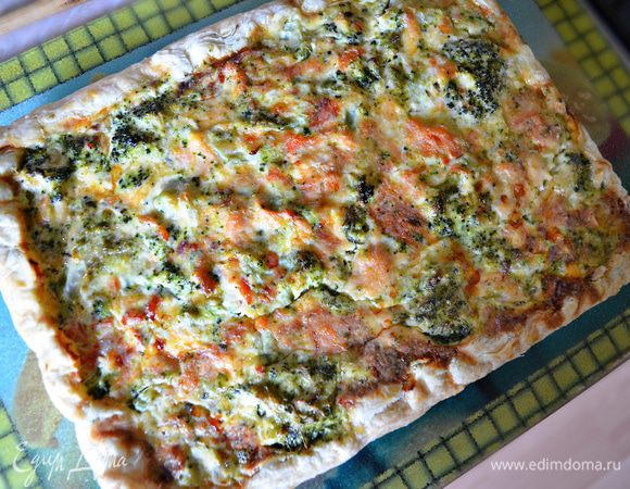 Выпекать в разогретой до 180 г духовке около 50 минут. Начинка должна пропечься, тесто слегка зарумяниться. 