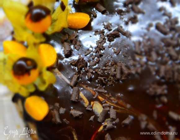 Украсить по желанию. У меня кусочки шоколада и физалис.