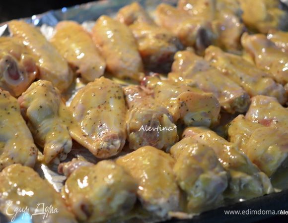 Выложить на противень, поставить в горячую духовку на 200С и выпекать 40-45 мин, раз перевернув.