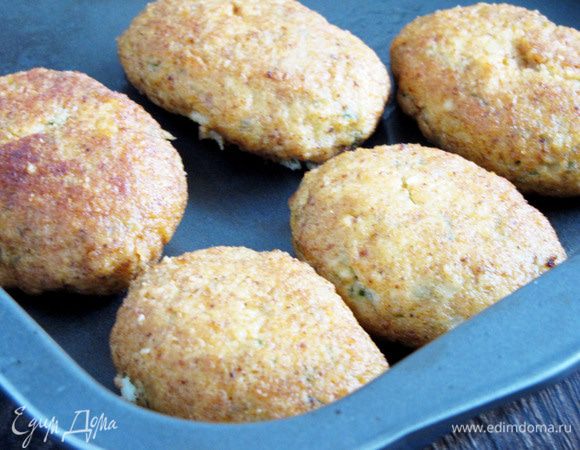 Переложить котлетки в форму для запекания или на противень и довести до готовности в духовке  минут 10.