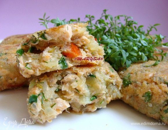 Для соуса смешать сметану с соком половины лимона и измельченным оставшимся укропом.
Я не делала соус, поэтому фото у меня нет.
Подавать рекомендуют горячими, но мне, если честно, понравились даже больше холодные!