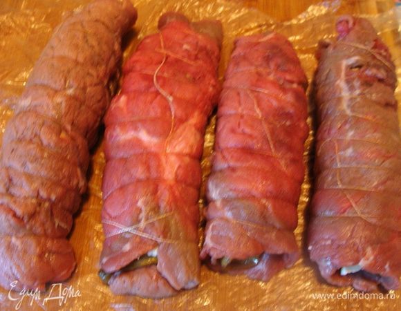 Свернуть в рулетики, завязать ниточками.