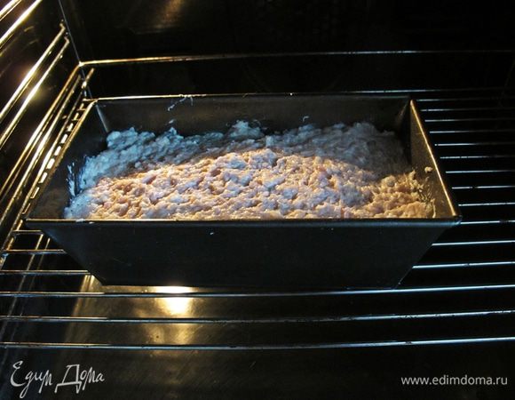 Ставим в духовку на 45 минут при 180°С  до легкого зарумянивания верха.