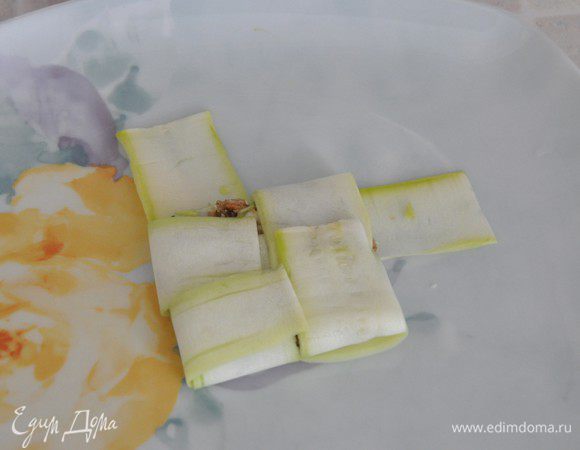  а затем также по часовой стрелке оставшиеся кончики пластинок.
