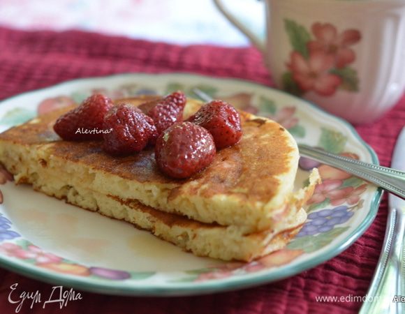Подаем с джемом или любимым сиропом. Приятного аппетита.