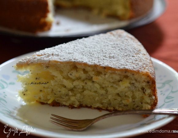 Достать готовый кекс, дать постоять в форме 15 мин. Снять кольцо, посыпать сахарной пудрой по желанию. Разрезать и подать к столу. Нежный лимонный вкус с семенами чиа.