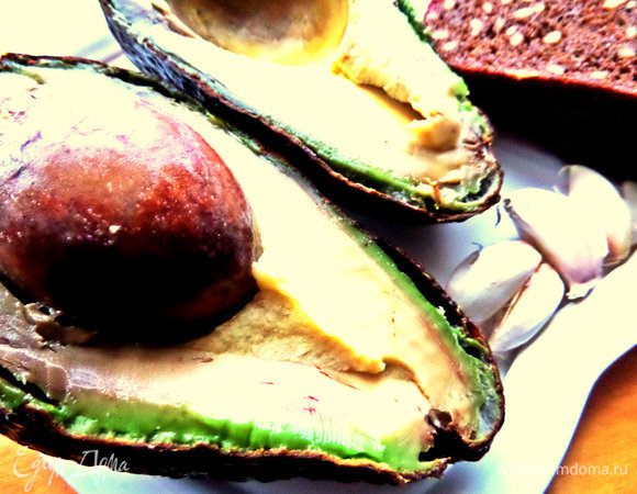 Авокадо нужен переспелый, мягкий.