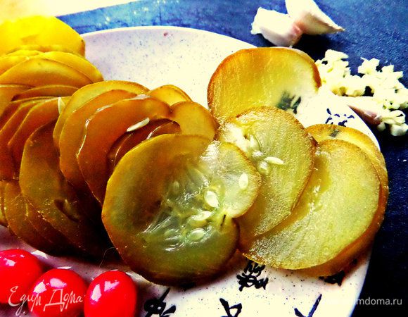 Огурчик нарежем мелко.