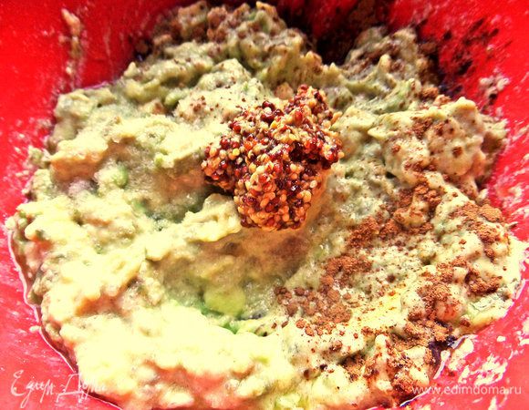 Горчицу... Заправка так хороша,что можно использовать как самостоятельную намазку, хоть ложками ешь!