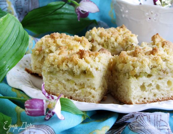  Пирог получился пышным, чудесным, очень вкусным! Приятного летнего чаепития!