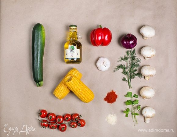 Начинаем приготовление с тщательного мытья всех ингредиентов (овощей и грибов). 