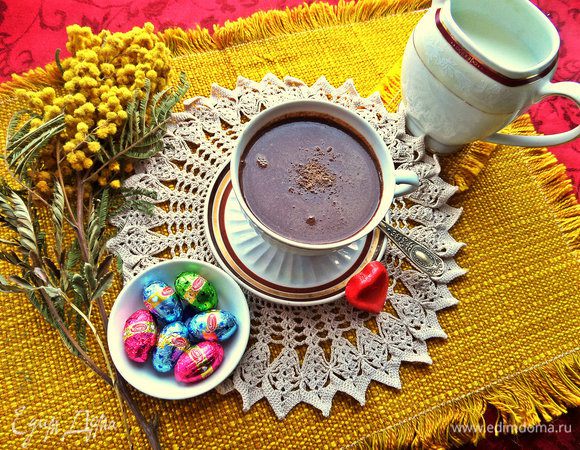 И смакуем по глоточку густой вкусный напиток! Он сам по себе самодостаточный, но также вкусен с солёненькими крекерами для вкусового контраста.