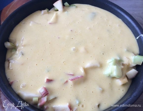 Залить тесто.