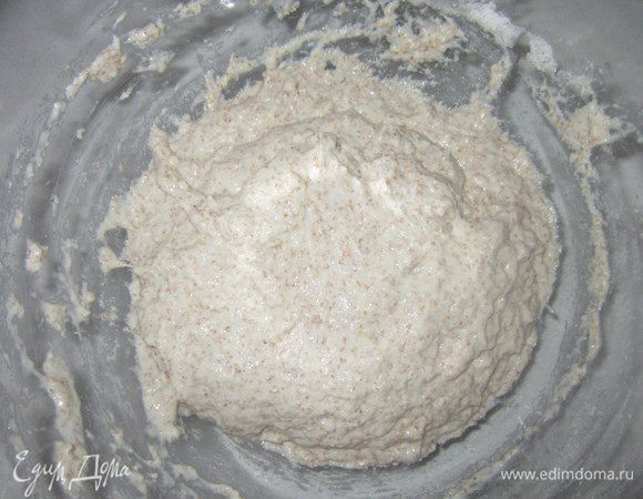 Тесто получится достаточно липким.