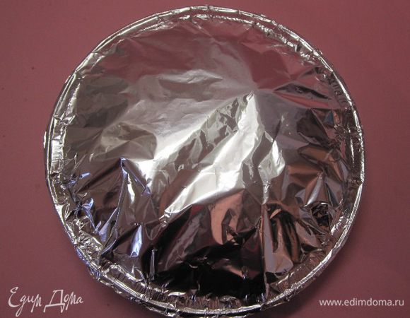 Закрыть фольгой. Запекать в духовке 40-45 минут при 180С.