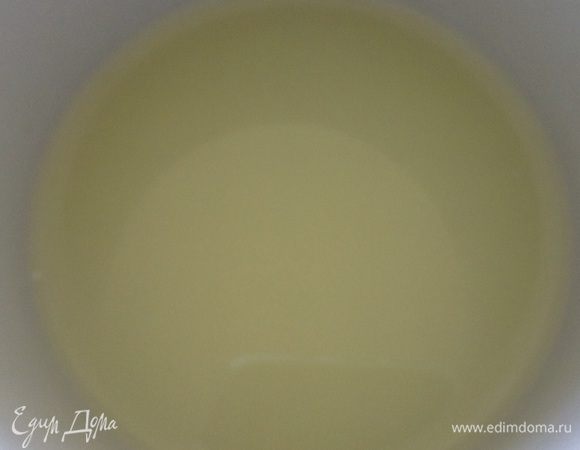 Нагреть 100 сыворотки (чуть-чуть в микроволновке).