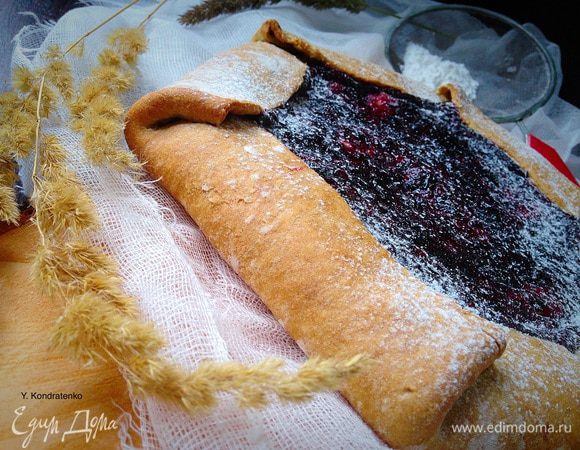 Дать галете остыть, присыпать сахарной пудрой и подавать к столу.