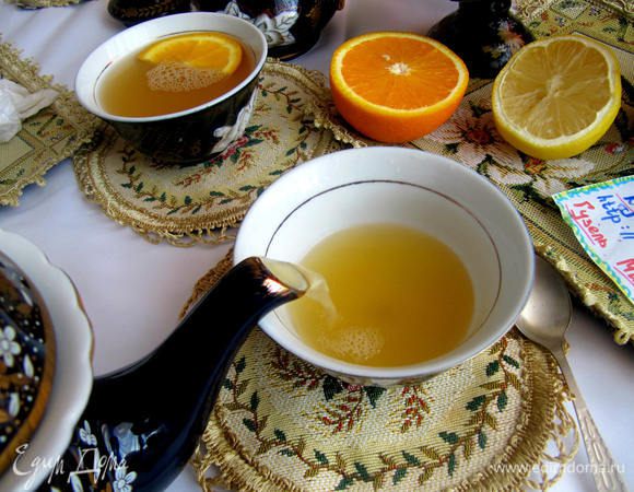 Разлить по пиалам.В каждую положить тонкий ломтик апельсина и подавать к столу.