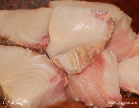 Каждое филе делим на 4 части.