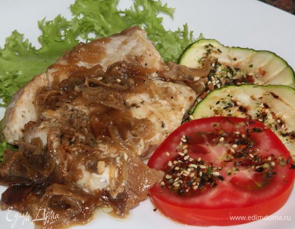 Накрываем на стол и угощаемся. Дети ели так.