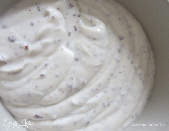 Оставляем крем в морозилке около 1 часа.