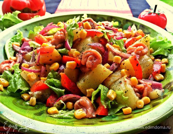 Посыпать кукурузой.