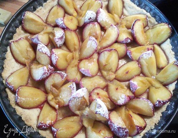 Выпекайте в разогретой до 180°С духовке около 25 минут. 