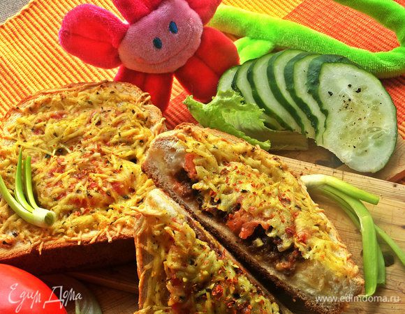 И едим сытные бутербродики, похрустывая свежим огурчиком))