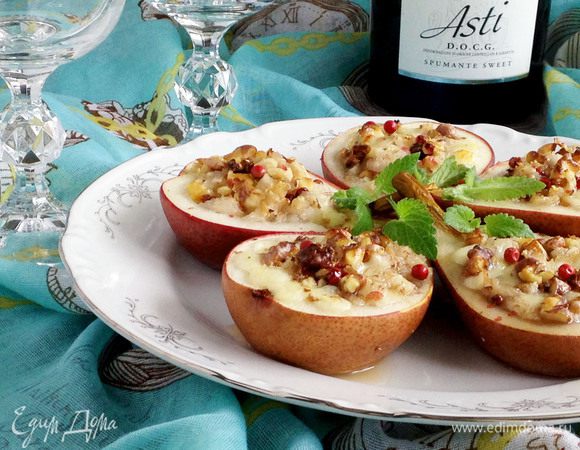 Десерт готов! Украсьте его листиками мяты и сразу же подавайте. Приятного аппетита и романтического настроения!)