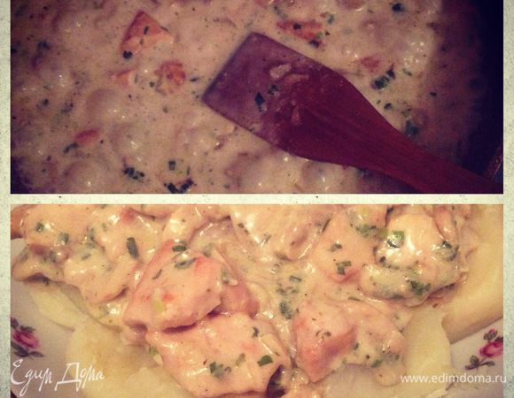 Почистите картофель, разрежьте на 4 части вдоль и отварите. В конце варки добавьте сливочное масло. Выложите картофель в большую тарелку, сверху положите курицу с грибами, посыпьте зеленью и наслаждайтесь вкусным ужином.