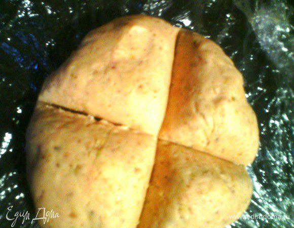 Достаем тесто, делим на 4 части, делаем тоже самое. 