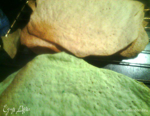 Даём остыть на решетке. 