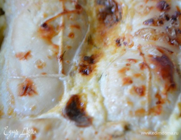 Вытащить грудки из духовки. С помощью ножниц удалить нитки.