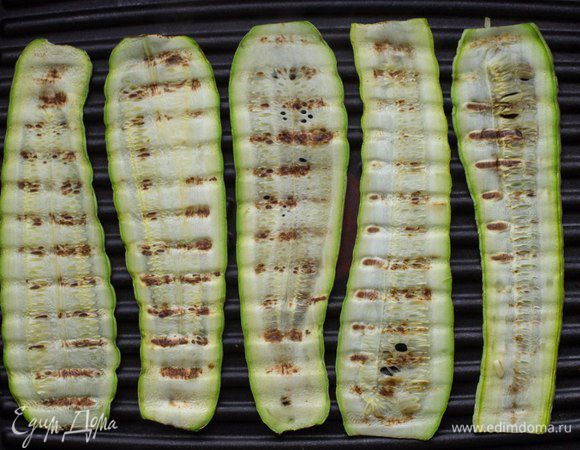 С обеих сторон.