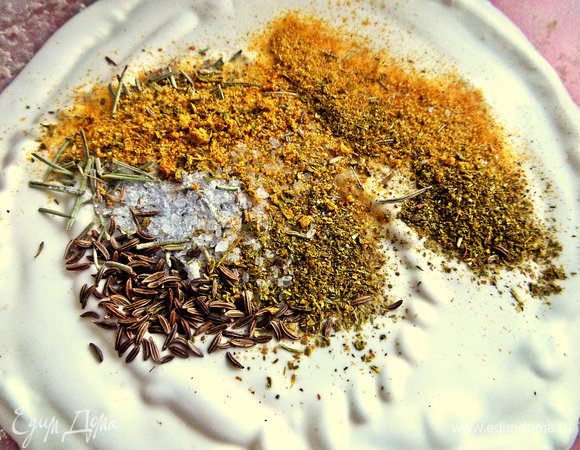 Высыпаем в сметану, перемешать.