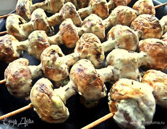 Ставим в разогретую до 180*С духовку минут на 10.