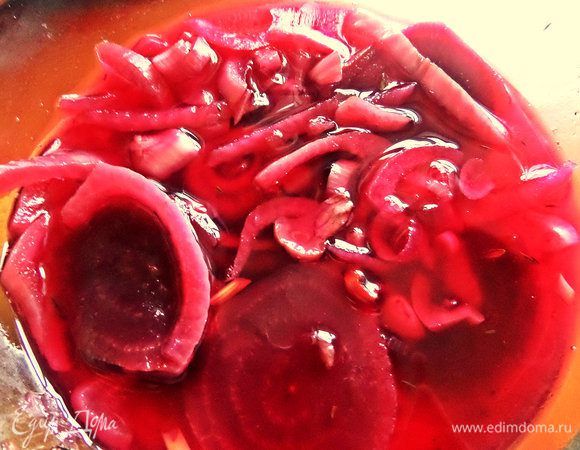 Вот в такой цвет окрасится белый лук!