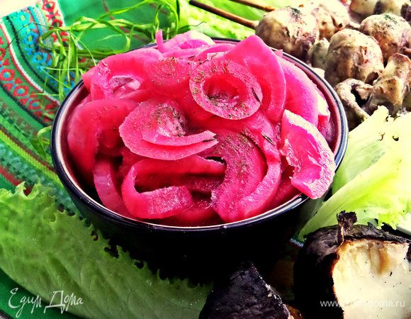 Припорошим укропом и подаём на пикниках к шашлыку, рыбе, запечённой в углях картошечке, да и просто используем в салаты или украшаем бутерброды, например с селёдочкой :)