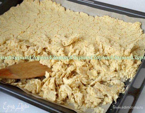 В процессе сушки нут перемешивать деревянной лопаткой.