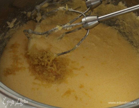 Добавить сок и цедру небольшого лимона.