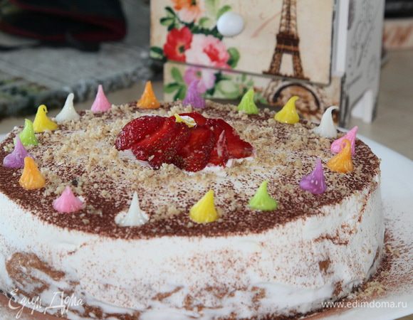 Украшаем по своему вкусу. Торт готов к употреблению!