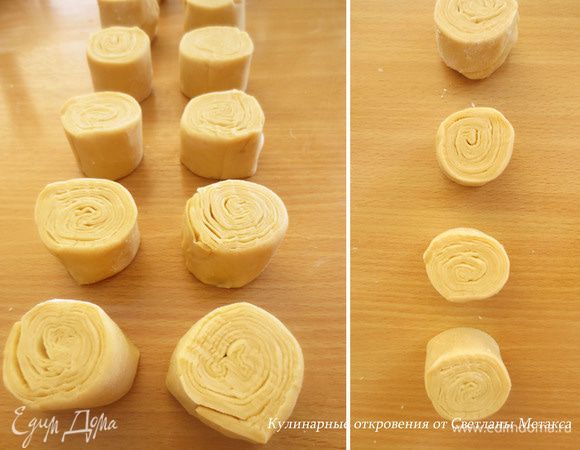 Затем разрезать рулет на 12 одинаковых частей.