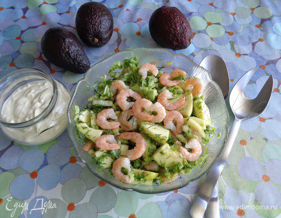 Заправьте салат непосредственно перед подачей.